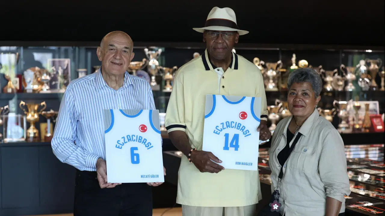 Eczacıbaşı Spor Kulübü, 60. yılında basketbol efsanelerini yeni evinde ağırladı
