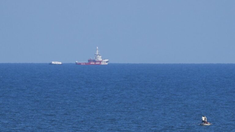 Gazze’ye deniz yolundan ilk yardım ulaştı, ikinci gemi de hazır