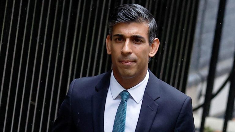 İngiltere Başbakanı Sunak, Gazze’ye destek gösterilerini aşırılık yanlılarının ele geçirdiğini söyledi