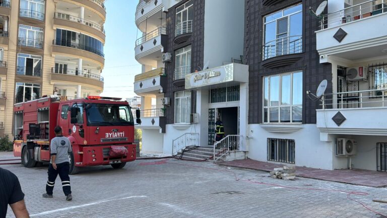 Adıyaman'da 9 katlı binada çıkan yangın: 4 kişi dumandan etkilendi