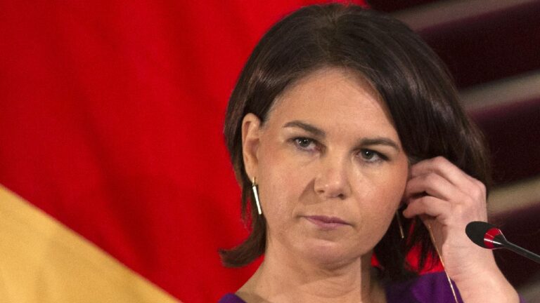 Alman bakan Çin ziyareti öncesinde Pekin'i eleştirdi