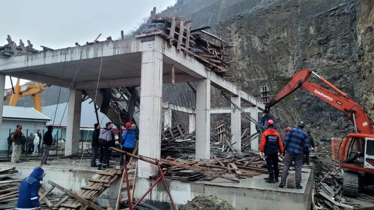 Trabzon'da inşaat çöktü: Yaralı 3 işçi kurtarıldı, 1 işçi aranıyor