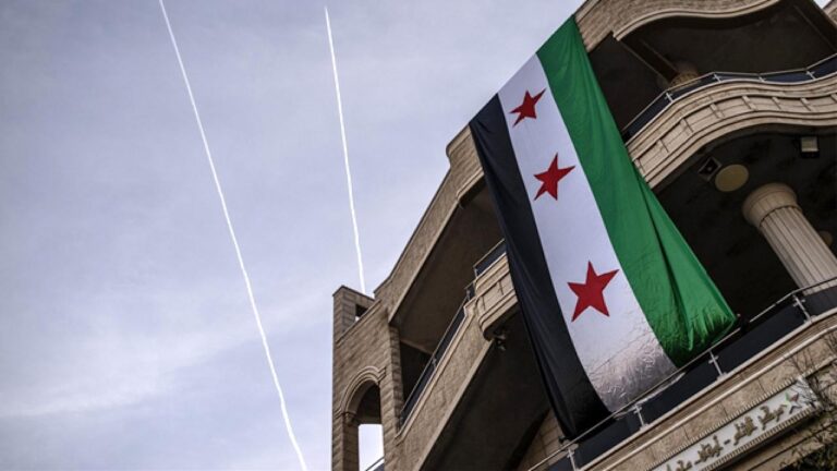 Birleşmiş Milletler Suriye Araştırma Komisyonu tarafından Suriye'ye karşı yaptırımların kaldırılmasını isteyin