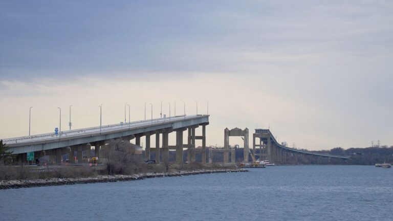 Video. Baltimore köprüsü faciasının yıl dönümünde hayatını kaybedenler anıldı
