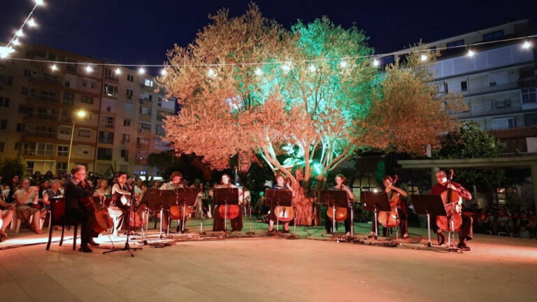 MAV Cello Ensemble, Zeytin Altında yaz esintisi yaşattı – Son Dakika Cumhuriyet’in Egesi Haberleri