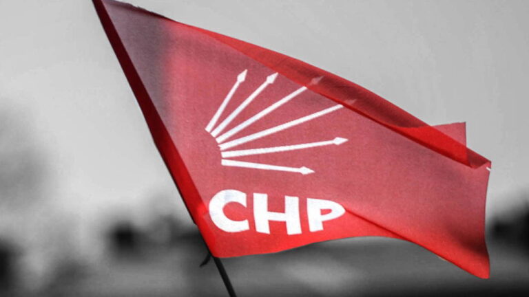 CHP Salihli İlçe Başkanı adaylıktan çekilip görevinden istifa etti – Son Dakika Türkiye Haberleri