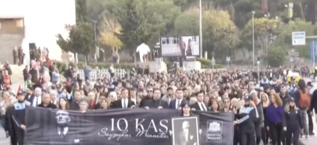 Binlerce vatandaş istek ve minnetle Dolmabahçe Sarayı'na gitti 7