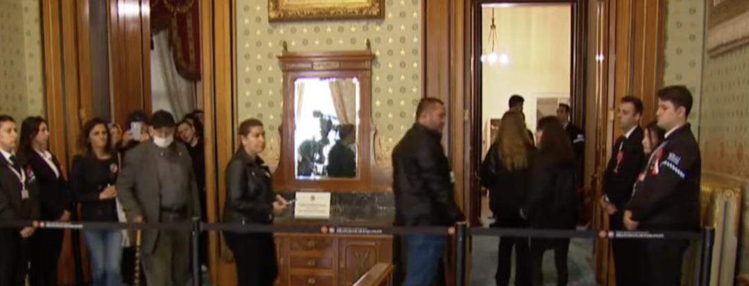 Binlerce vatandaş istek ve minnetle Dolmabahçe Sarayı'na gitti 8